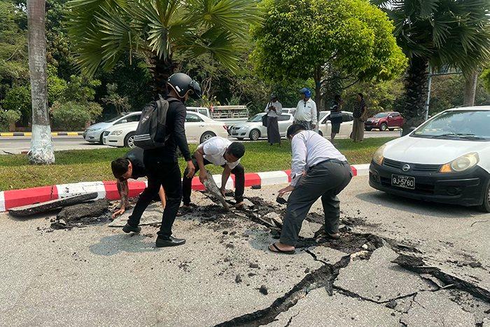 強(qiáng)震過后 緬甸首都道路現(xiàn)裂痕建筑倒塌受損